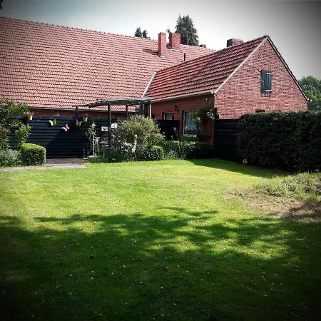 Twisterhof, Anna, Sustrum