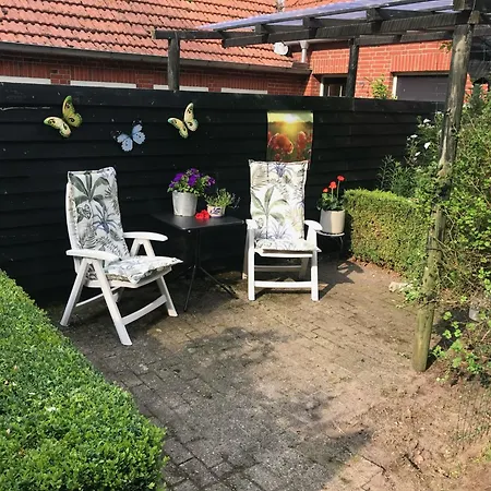 Twisterhof, Anna, Sustrum